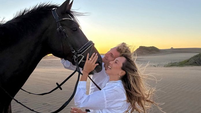 La romántica propuesta de casamiento del futbolista de River Plate Facundo Colidio a su novia a orillas del mar: “De película”