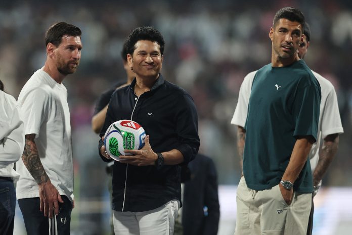 Las perlitas de la visita de Messi a Bombay: del juego con De Paul y Suárez al encuentro con el “Dios del criquet”