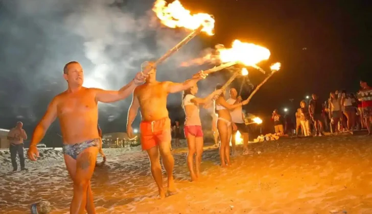 Guardavidas: despedida a Ángel “Colo” Posse, con cenizas al mar, placa y antorchas por la noche