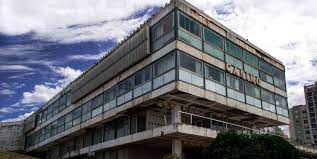 Alerta amarrilla, con la palabra NO a la subasta del Casino