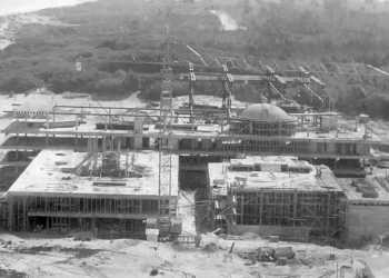 Hace 53 años se inauguraba ante una multitud la primera etapa del Complejo Casino de Necochea