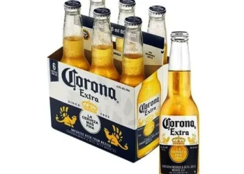 La planta de cerveza Corona planea echar a la mitad de sus trabajadores por la caída del consumo
