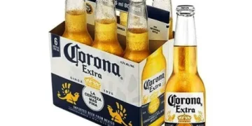 La planta de cerveza Corona planea echar a la mitad de sus trabajadores por la caída del consumo