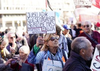 El bono de 70.000 pesos para jubilados cumple dos años y sigue congelado