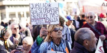 El bono de 70.000 pesos para jubilados cumple dos años y sigue congelado