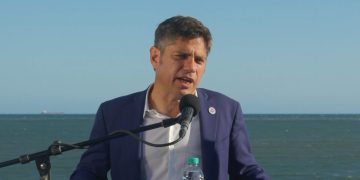 Kicillof apuntó contra el gobierno de Milei y afirmó que “reventaron el turismo”