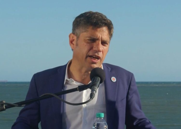 Kicillof apuntó contra el gobierno de Milei y afirmó que “reventaron el turismo”