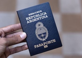 Pasaporte y DNI: los que tienen que actualizarlos en 2026 y ¿cuánto sale el trámite?