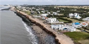 Vecinos y empresarios confían en que pueda mitigarse la erosión costera de Quequén