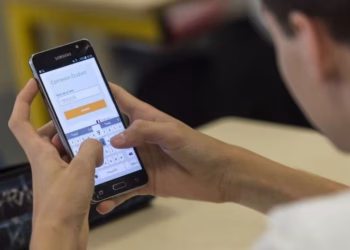 Rige por ley la prohibición de usar celulares en las escuelas primarias de la Provincia de Buenos Aires