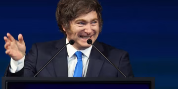 Milei promulgó su reforma laboral: uno por uno, todos los derechos que pierden los trabajadores