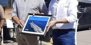 Este lunes se presentó en la Escollera la restauración del mural “Reflejos” y Puerto Quequén anunció nuevas obras en su 32° aniversario