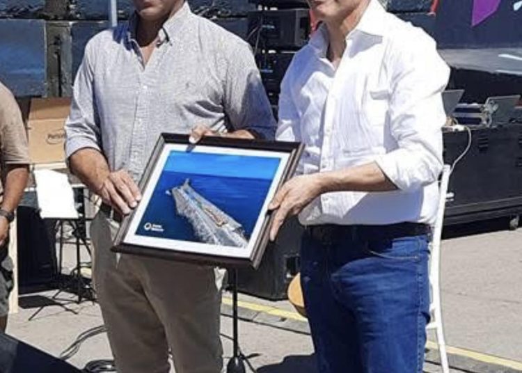 Este lunes se presentó en la Escollera la restauración del mural “Reflejos” y Puerto Quequén anunció nuevas obras en su 32° aniversario