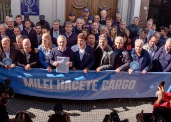 La Provincia de Buenos Aires e intendentes, entre ellos Arturo Rojas, fueron a reclamar por alimentos al gobierno nacional