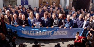 La Provincia de Buenos Aires e intendentes, entre ellos Arturo Rojas, fueron a reclamar por alimentos al gobierno nacional