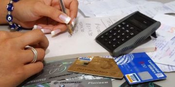 Morosidad bancaria en alza: 6 de cada 10 hogares argentinos registran deudas