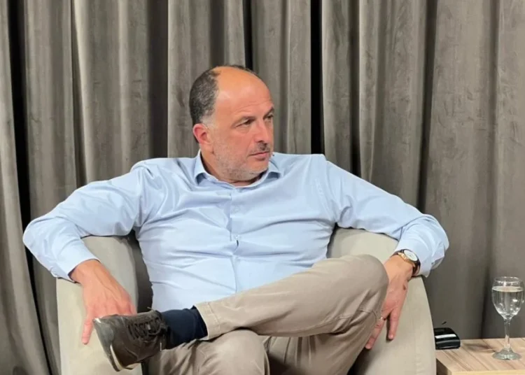 “En vez de las tasas municipales tendríamos que discutir lo que aumenta el impuesto al combustible”