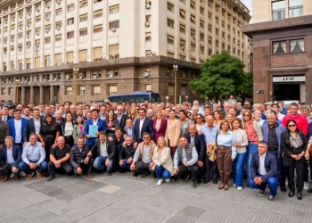 Intendentes, entre ellos Arturo Rojas, volverán este miércoles a marchar en reclamo de fondos adeudados por Nación