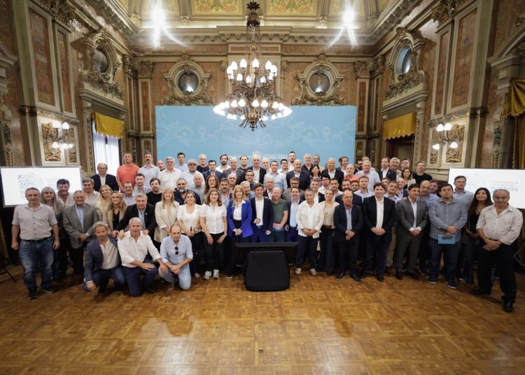 La Provincia reglamentó el fondo para municipios del presupuesto 2026 y llega el alivio para los intendentes