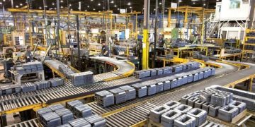 Golpe a la industria: cayó 8,7% en febrero y acumula un inicio de año negativo