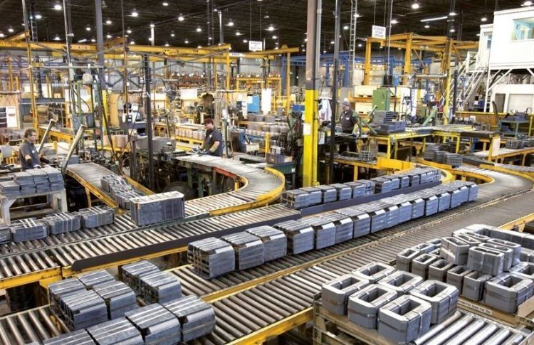 Golpe a la industria: cayó 8,7% en febrero y acumula un inicio de año negativo