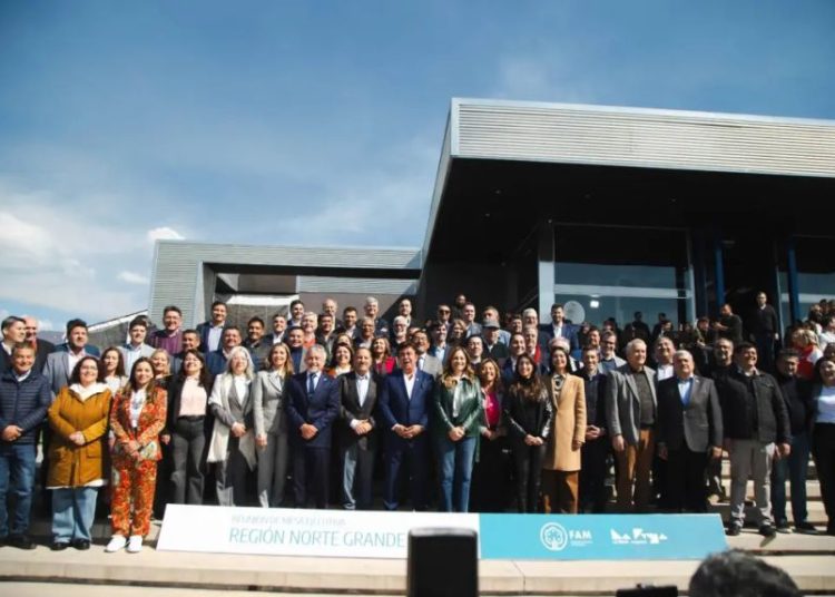Los municipios arden y los intendentes marcharán a la oficina de “Toto” Caputo