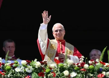 «Nos estamos acostumbrando a la violencia», dijo este domingo el Papa León XIV