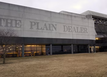 Un diario de EE.UU. apuesta a la IA y desata una fuerte polémica en el periodismo