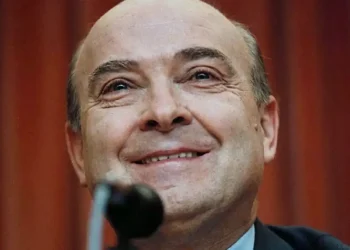 Cepo cambiario y ahorro en dólares: la advertencia de Cavallo sobre la falta de inversión en Argentina