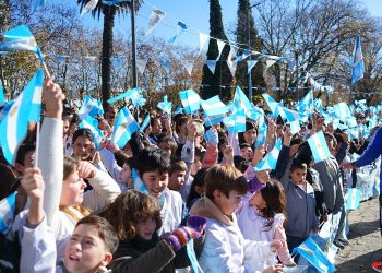 El acto a la promesa a la bandera será este viernes 19 en la Plaza Rocha