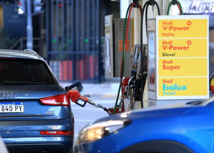 Combustibles: postergan hasta julio la actualización total de los impuestos
