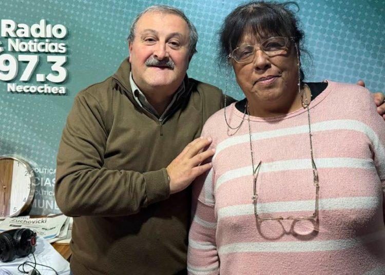 Controversia por un operativo policial contra un vendedor ambulante de banderas y un reclamo de la UTEP por el trato recibido