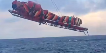 Evacuaron en helicóptero a un tripulante que sufrió fracturas expuestas en alta mar