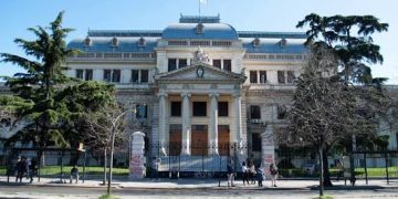 El peronismo propone una ley para que los Concejos Deliberantes habiliten las reelecciones de los intendentes