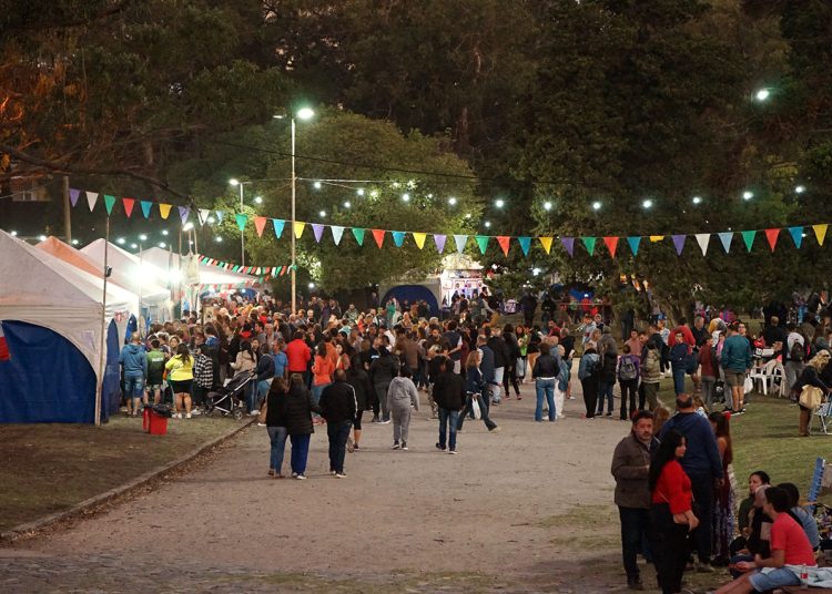 Proponen eximir de tributos municipales a las Ferias de las Colectividades