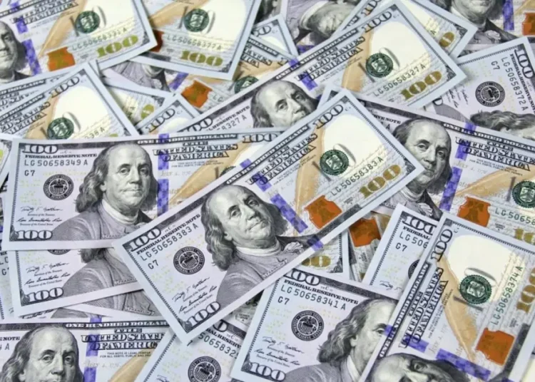 El dólar y sus cotizaciones de este lunes