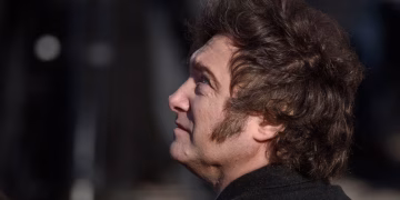 Euforia, intolerancia, crisis: las muchas caras de Javier Milei