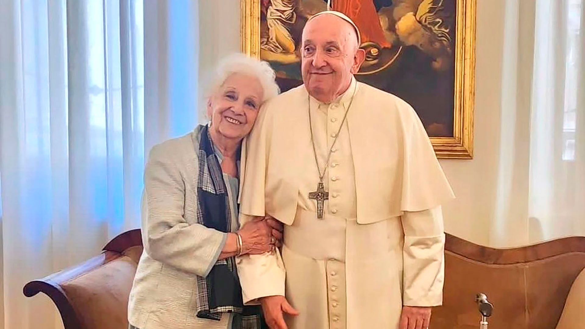 “El Papa tiene ganas de venir a la Argentina”, aseguró Estela de Carlotto tras su encuentro con Francisco