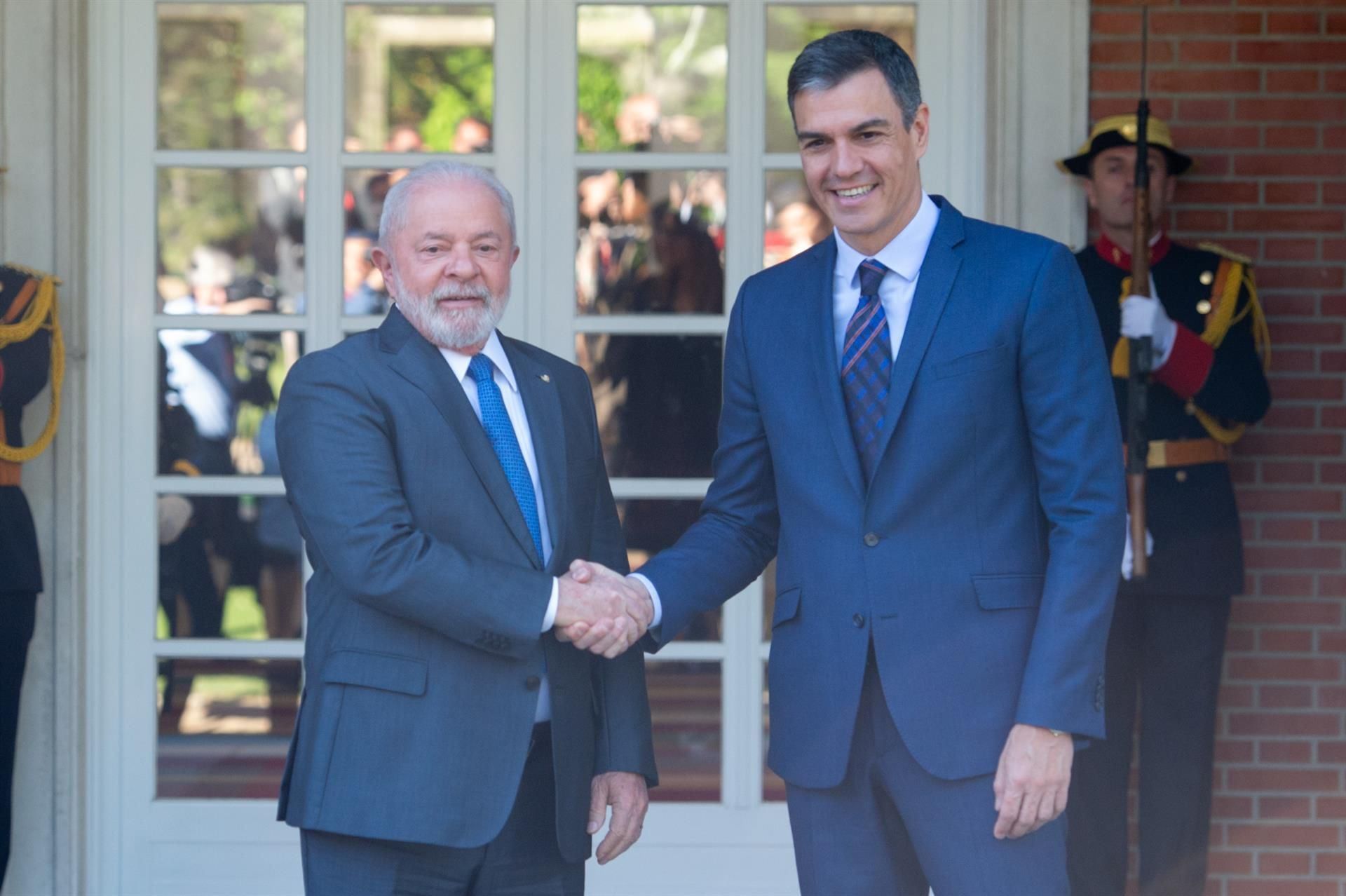 Lula habla con Sánchez para mostrarle su “solidaridad” y destacar su “papel y liderazgo”